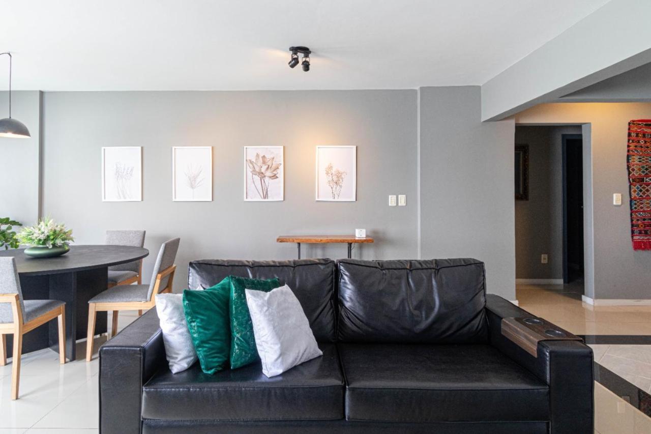 Praia, Shopping E Lar Apartamento